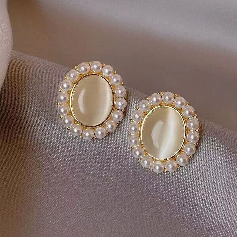 Gentle Cat-Eye Pearl Set