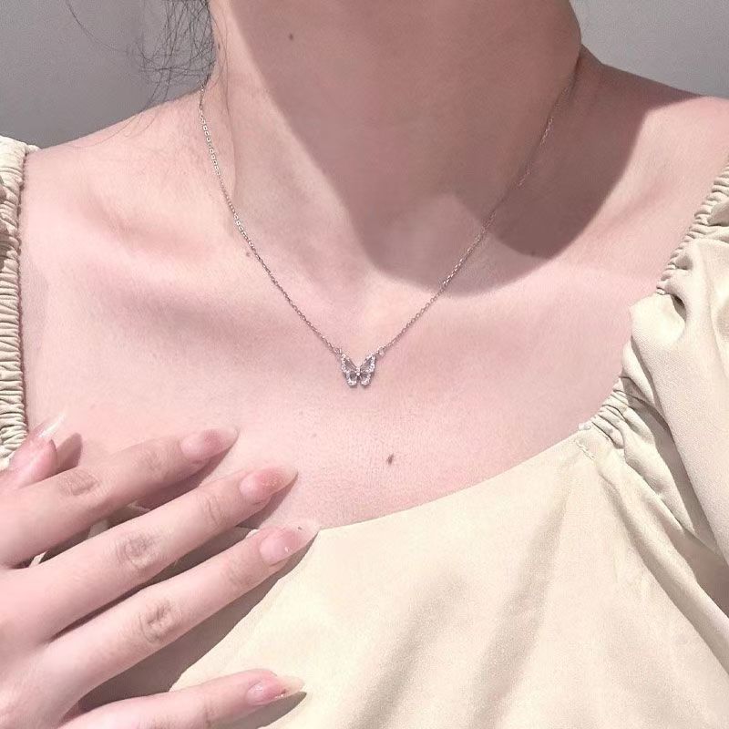 Simple  Stylish Necklace