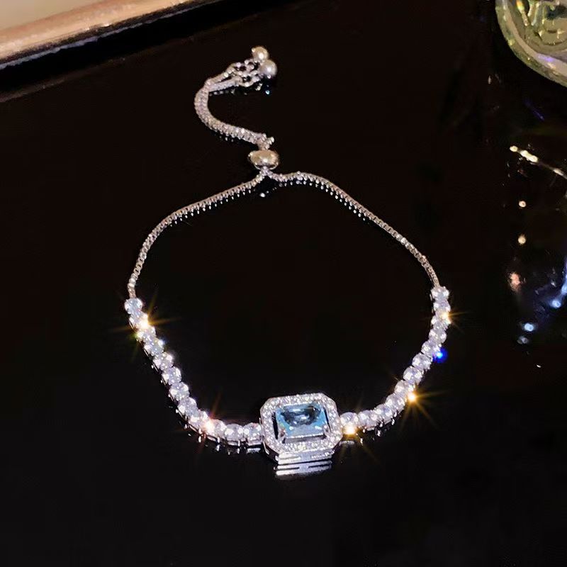 Sugar cube shaped adjustable bracelet