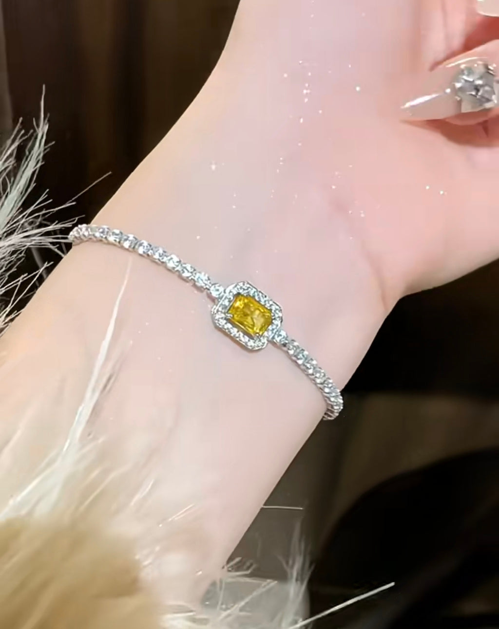 Sugar cube shaped adjustable bracelet