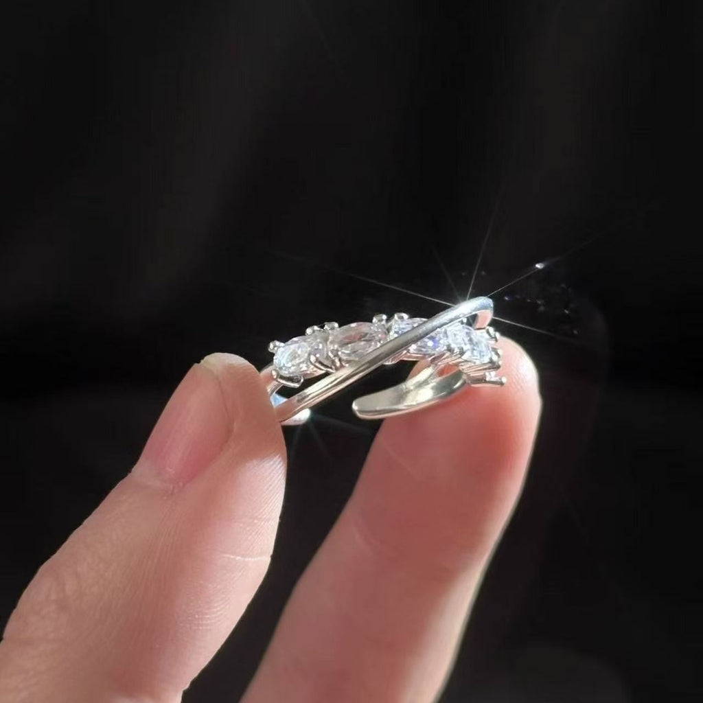 Double-layered marquise zircon ring