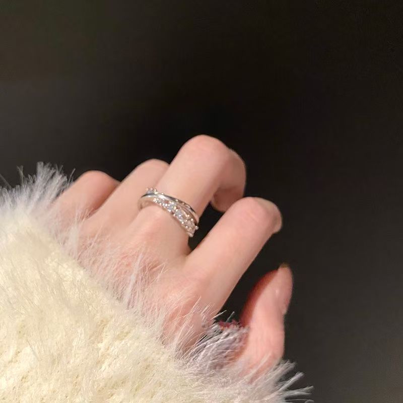 Double-layered marquise zircon ring