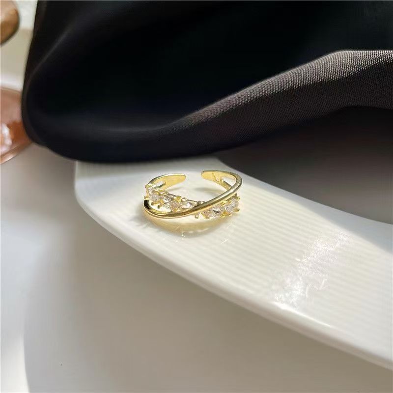 Double-layered marquise zircon ring