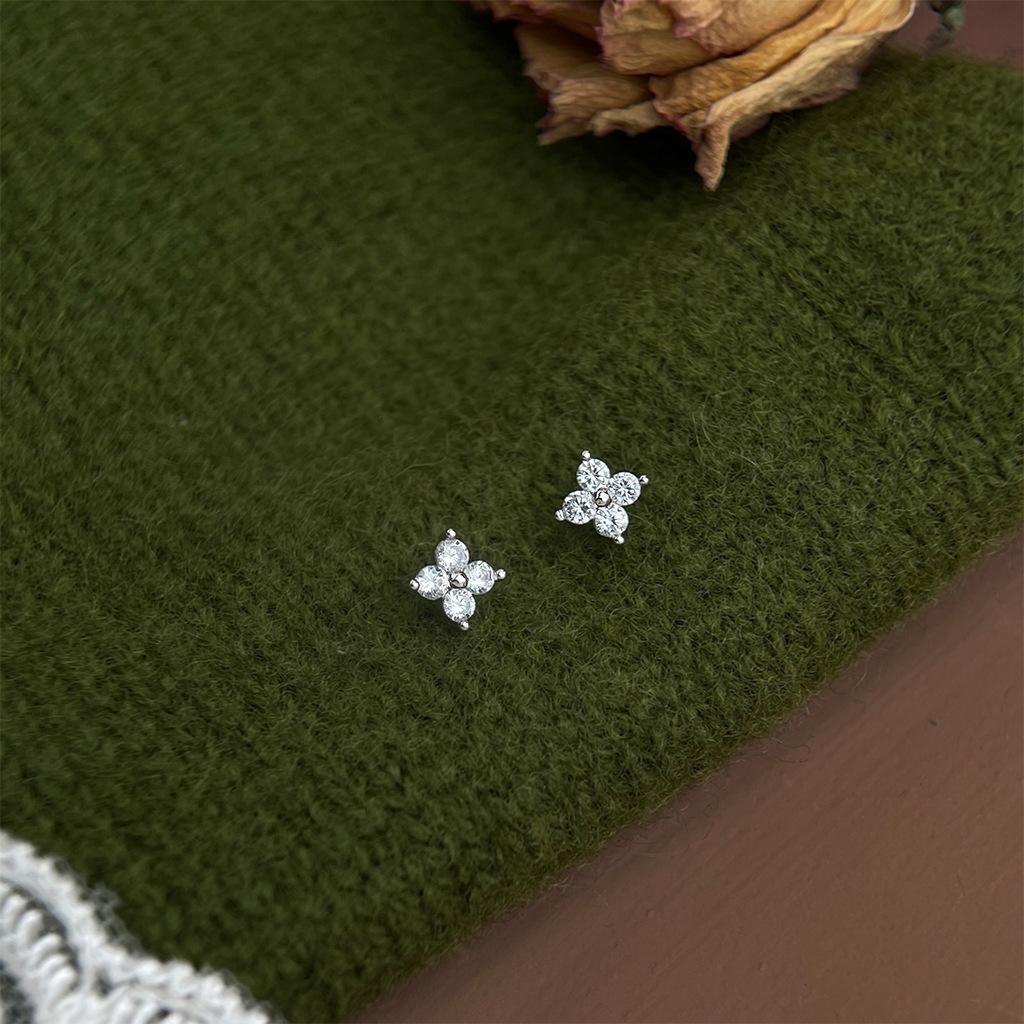 Mini four-leaf clover earrings
