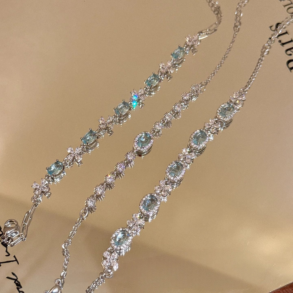 Zircon flower bracelet