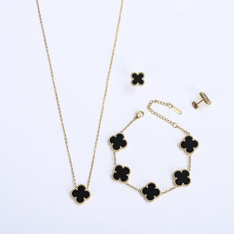 Classic Four-Leaf Clover Set