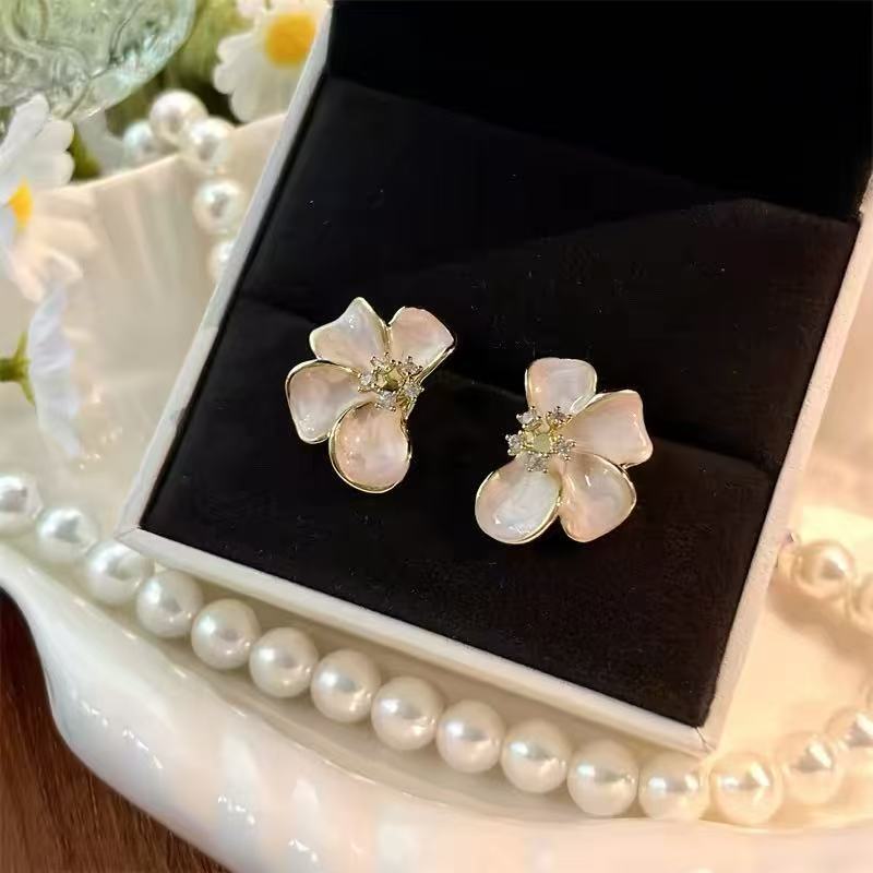 Soft pink glaze flower earrings
