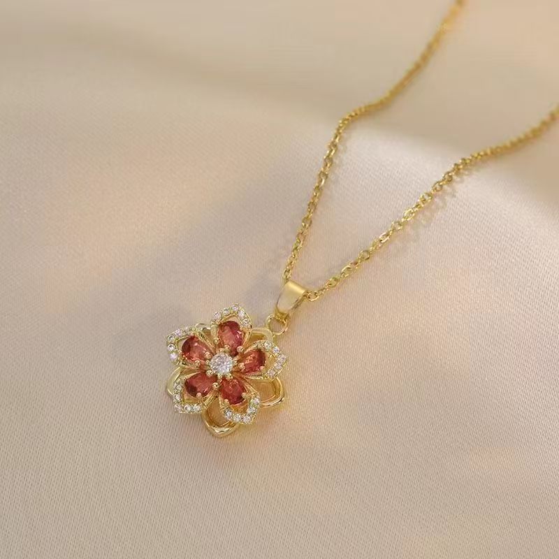 Rotatable Four-Leaf Clover Necklace