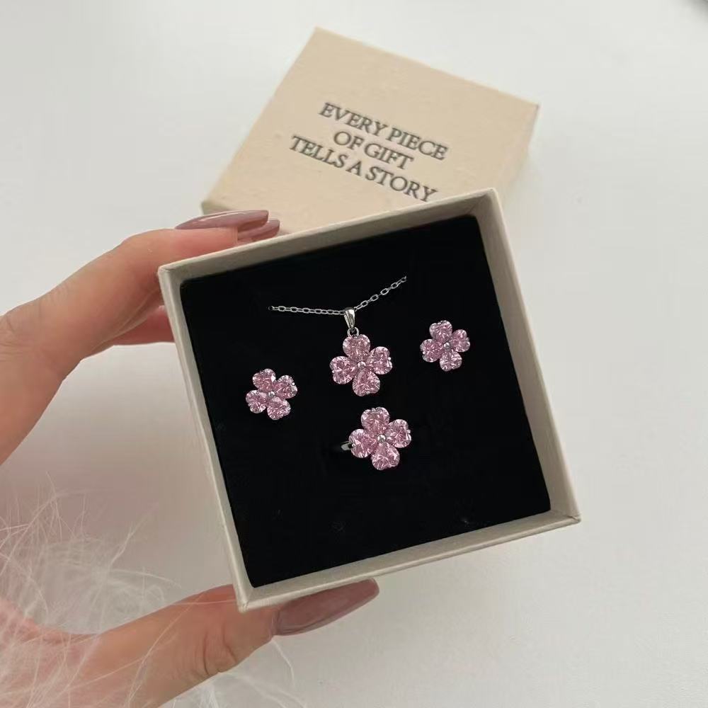 Cherry Blossom Four-Leaf Clover Full Diamond Set