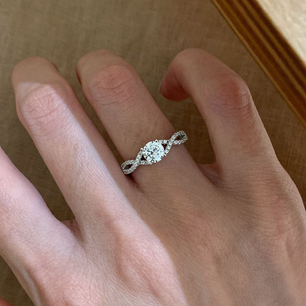 Eternal Intertwined Ring