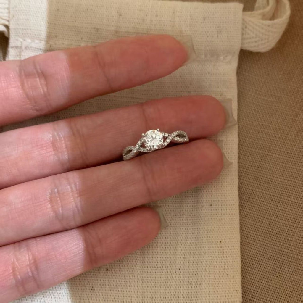 Eternal Intertwined Ring