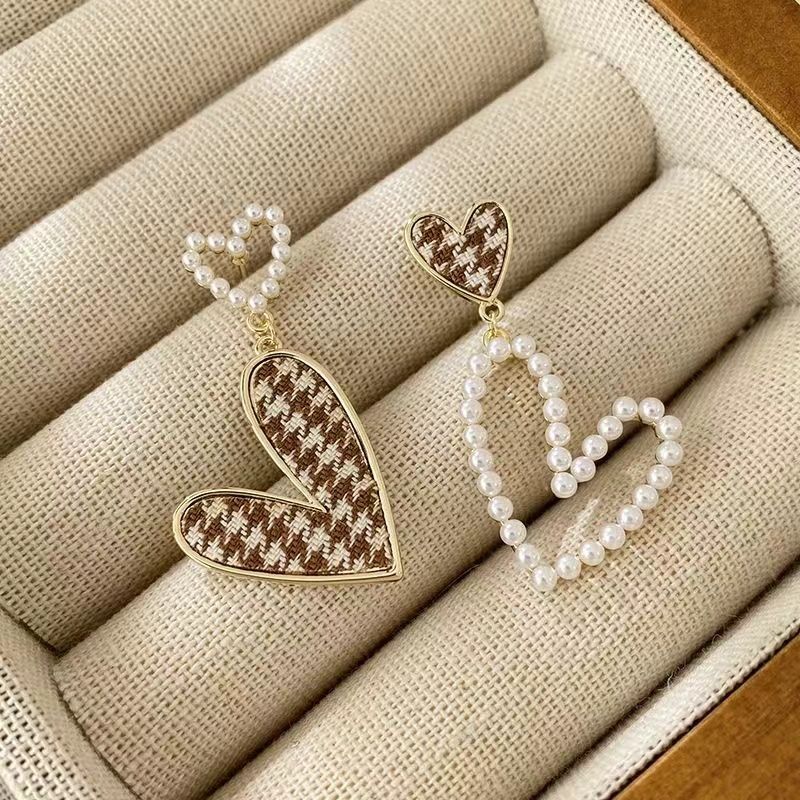 Vintage Brown Asymmetrical Double-Heart Pearl Tassel Earrings