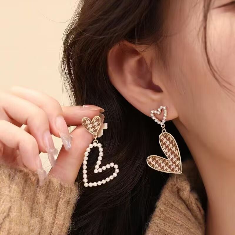 Vintage Brown Asymmetrical Double-Heart Pearl Tassel Earrings