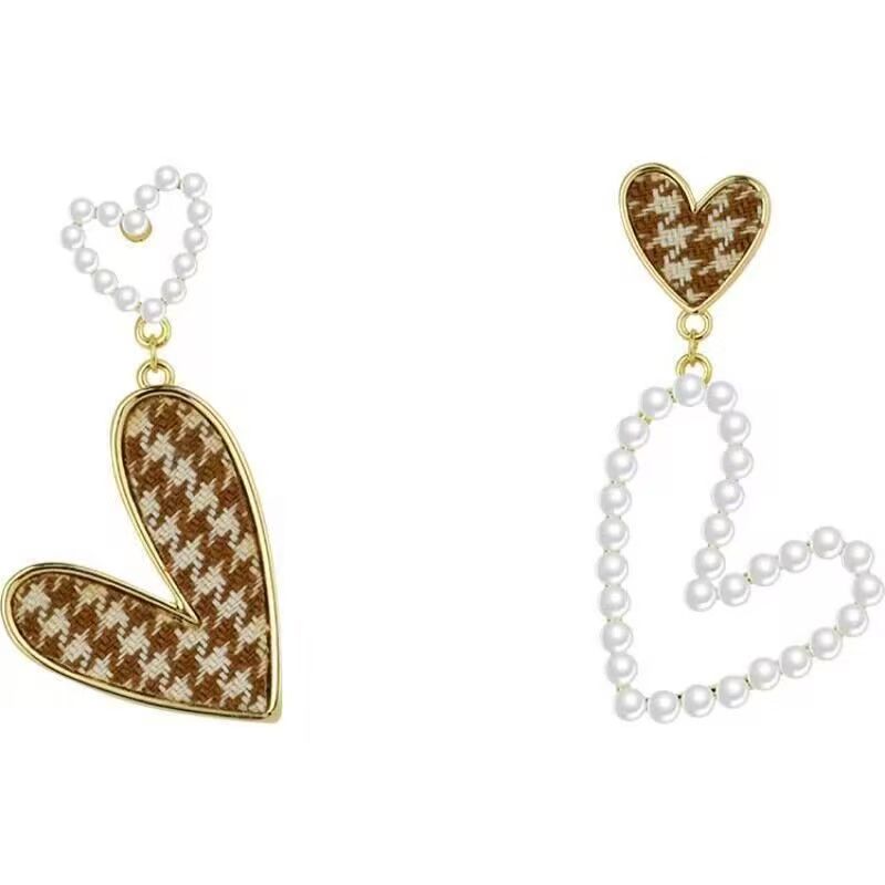 Vintage Brown Asymmetrical Double-Heart Pearl Tassel Earrings