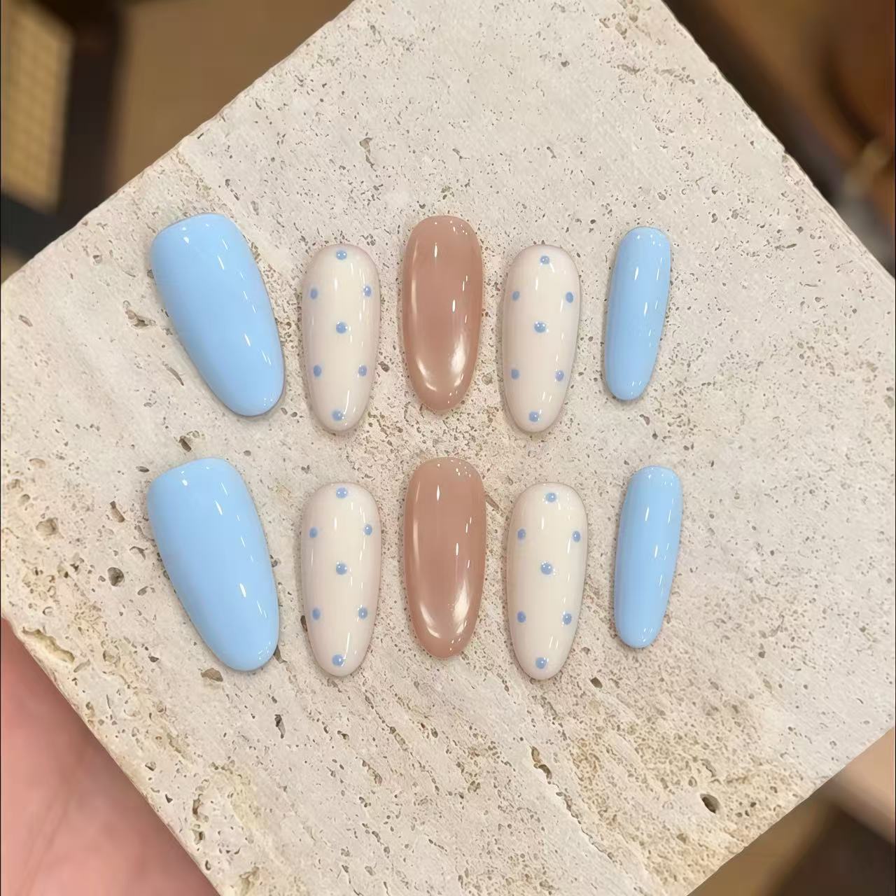 Milky Blue Polka-Dot Ombré Press-on Nails