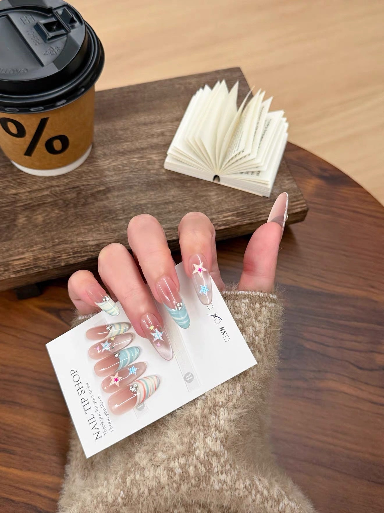 “Star & Stripe” Press-On Nails